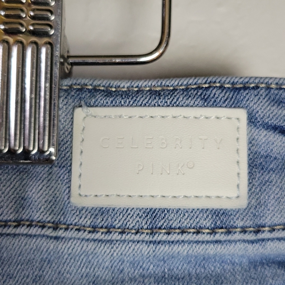 CELEBRITY PINK Cuff Frayed Jean Shorts 7/26 - Picture 3 of 10